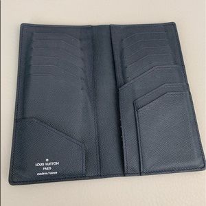 Louis Vuitton Taiga Mens portfolio wallet